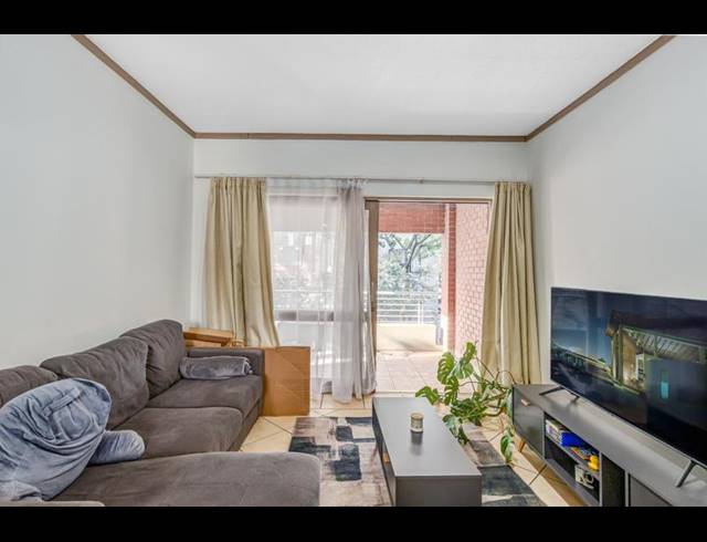 1 BEDROOM APARTMENT FOR SALE IN LONEHILL